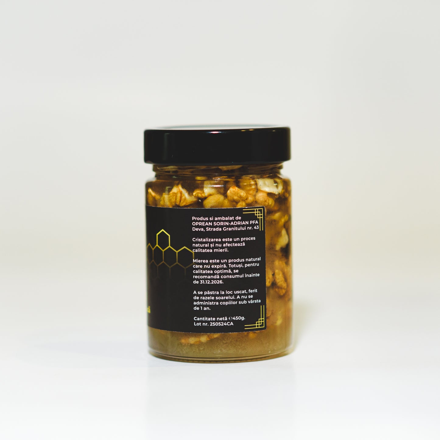 Miere de salcâm cu sâmburi de nucă 450g